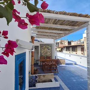 https://casa-sul-mare-terrasini-favarotta.sicilyhotelsitaly.net